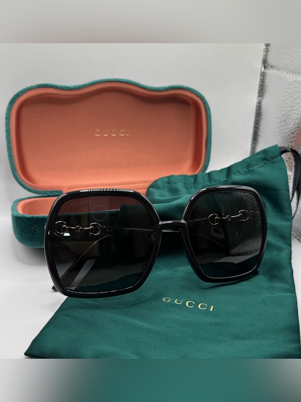 Gucci GG0898SA Oversized Horsebit Sunglasses w/ Case, Dust Bag & Cloth - Picture 3 of 15